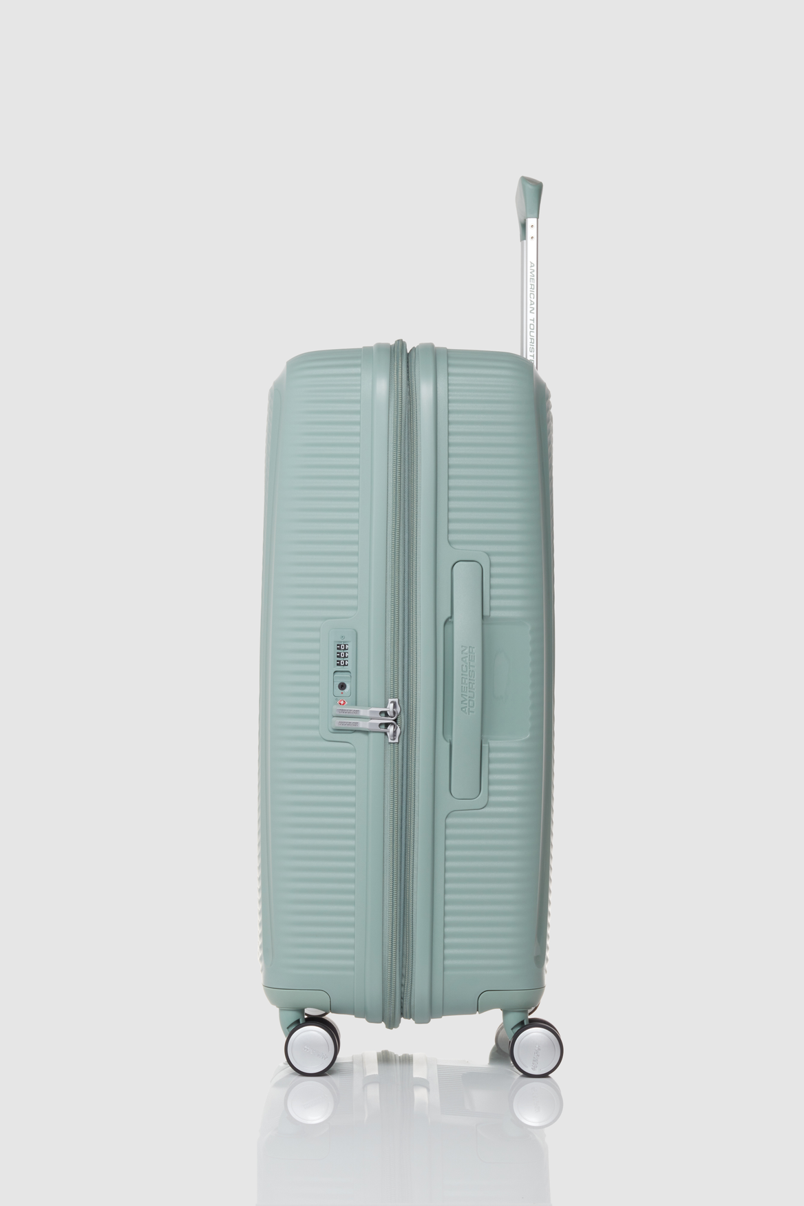 American tourister curio 69cm shop