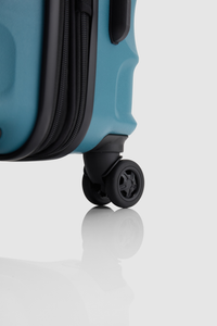 Juno Check-In 79cm Suitcase