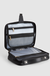 Hanging Beauty Case