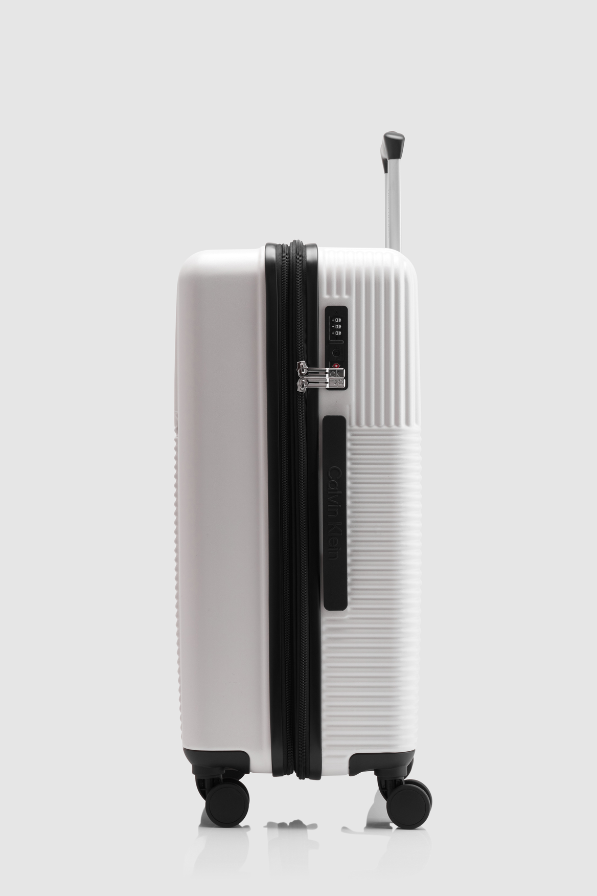 Astoria 67cm Suitcase