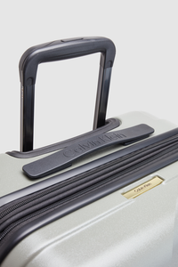 Insignia 2.0 67cm Suitcase