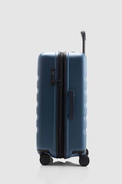 Icon Stripe 66cm Suitcase